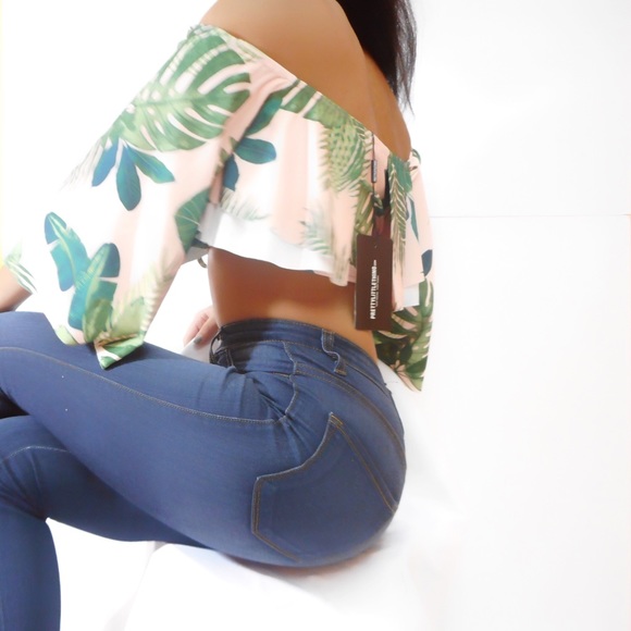 Pretty Little Thing Off the Shoulder Top - Picture 5 of 8